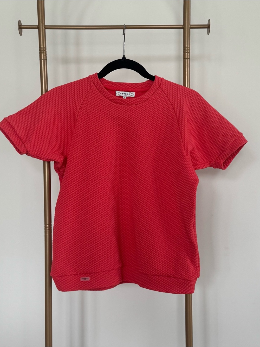 Textured Short-Sleeve Tee in Red by L’Etoile